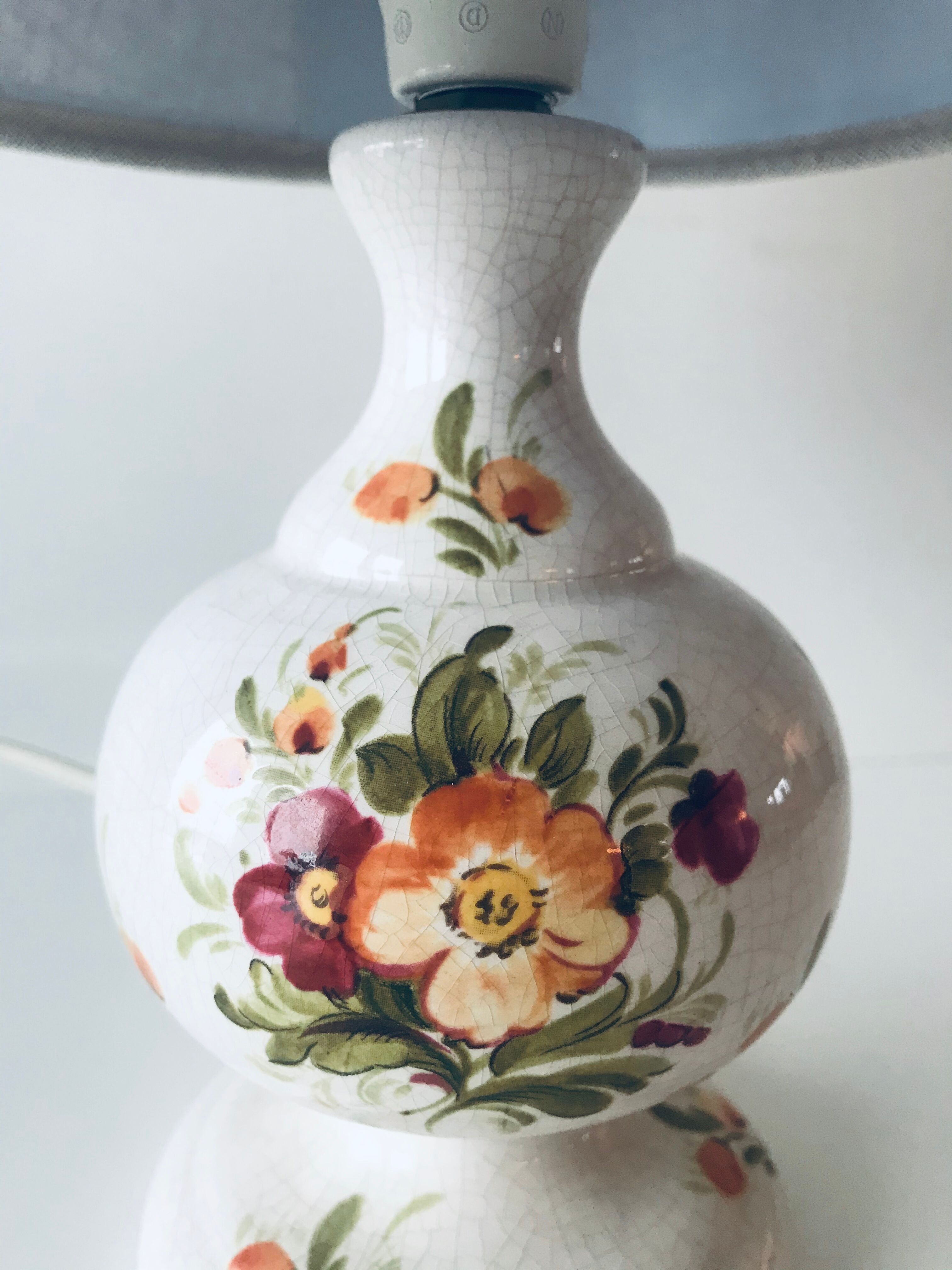 Ceramic lamp floral decoration