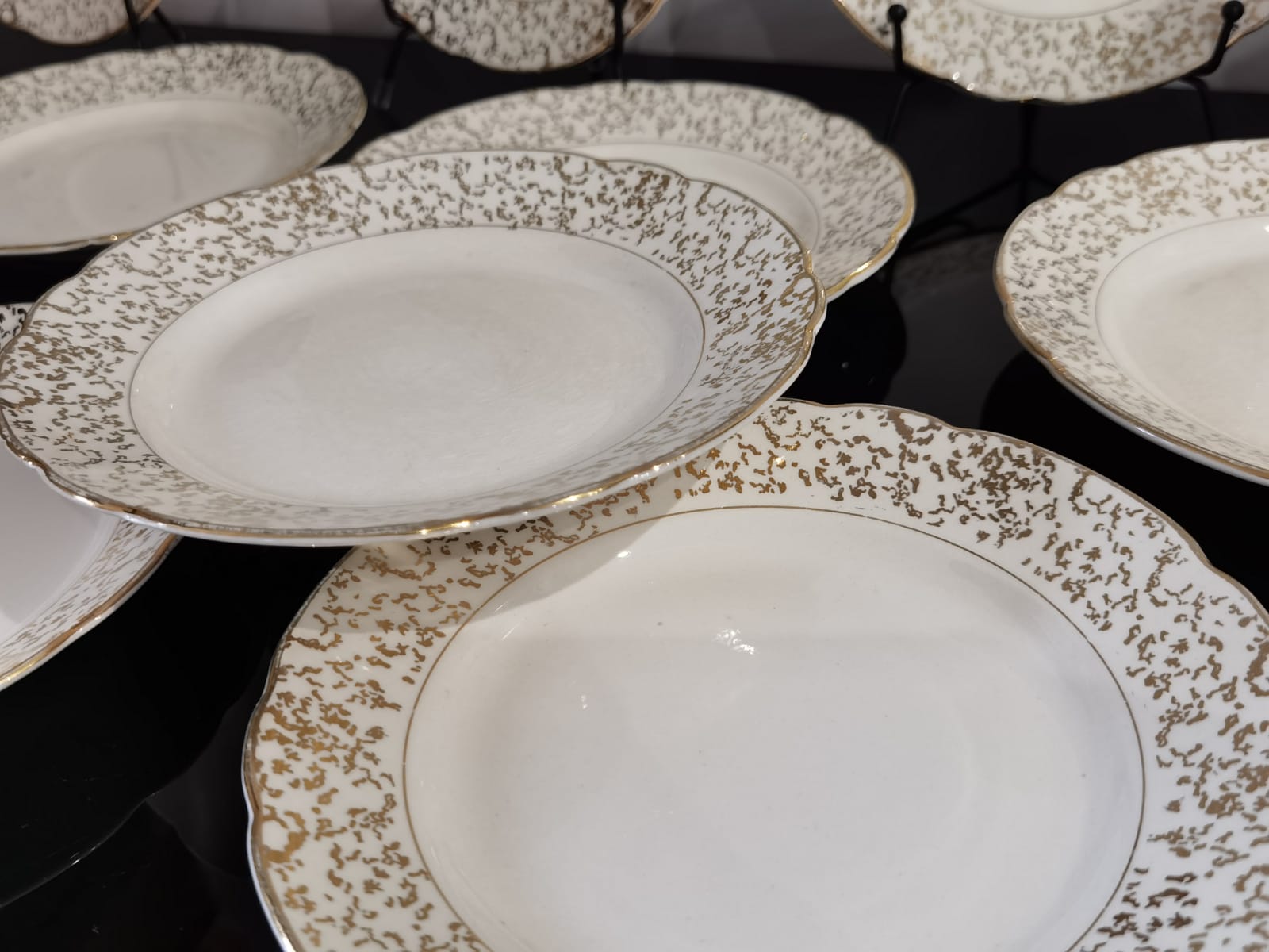 White and golden dessert plates Villeroy and Boch