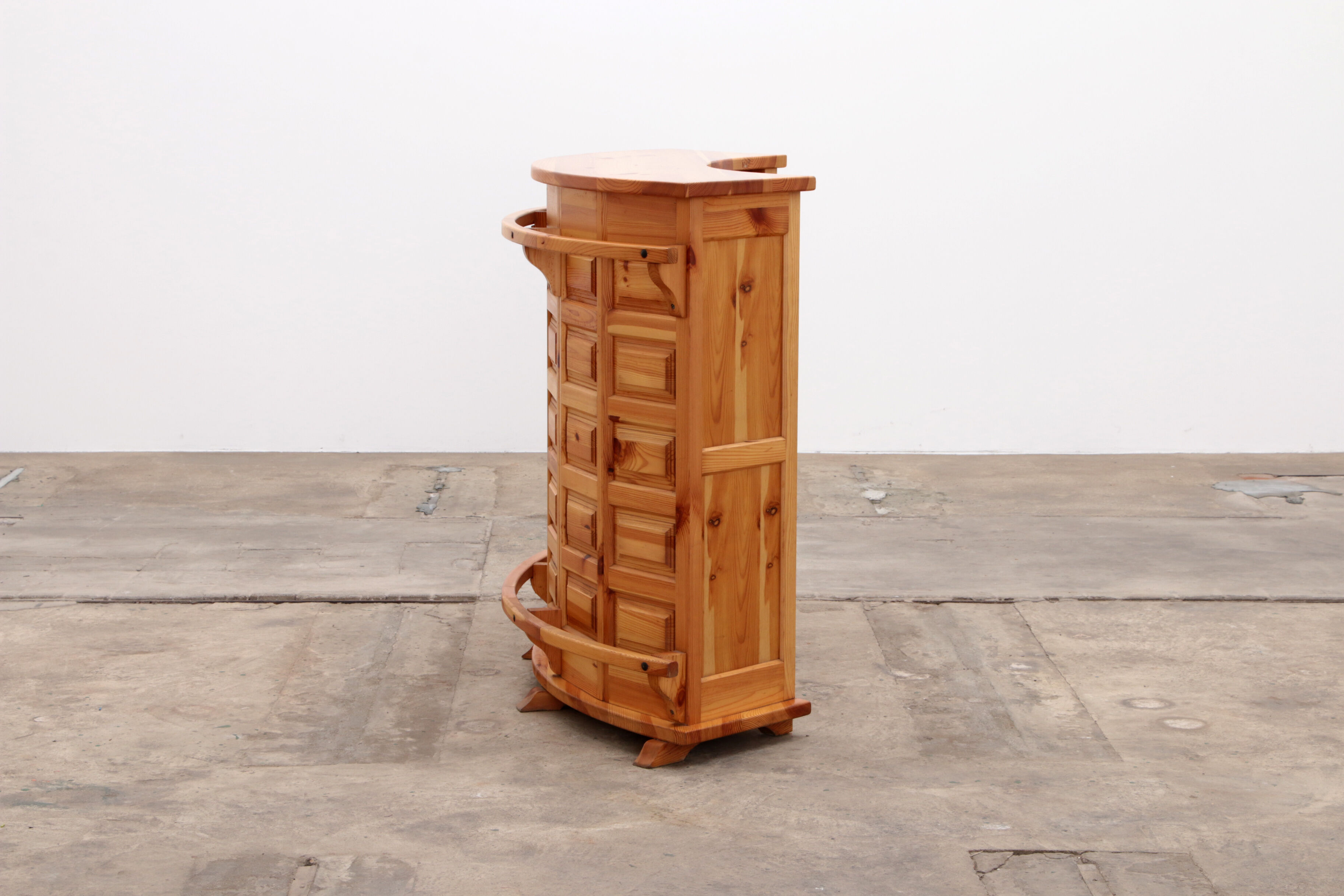 Brutalist mid-century wooden bar with 3 bar chairs, 1970s