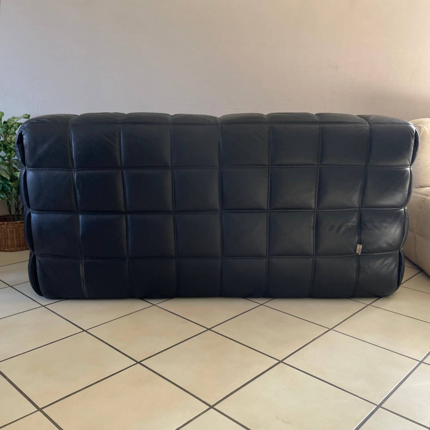 Kashima 2-seater sofa in black leather Michel Ducaroy, 1970