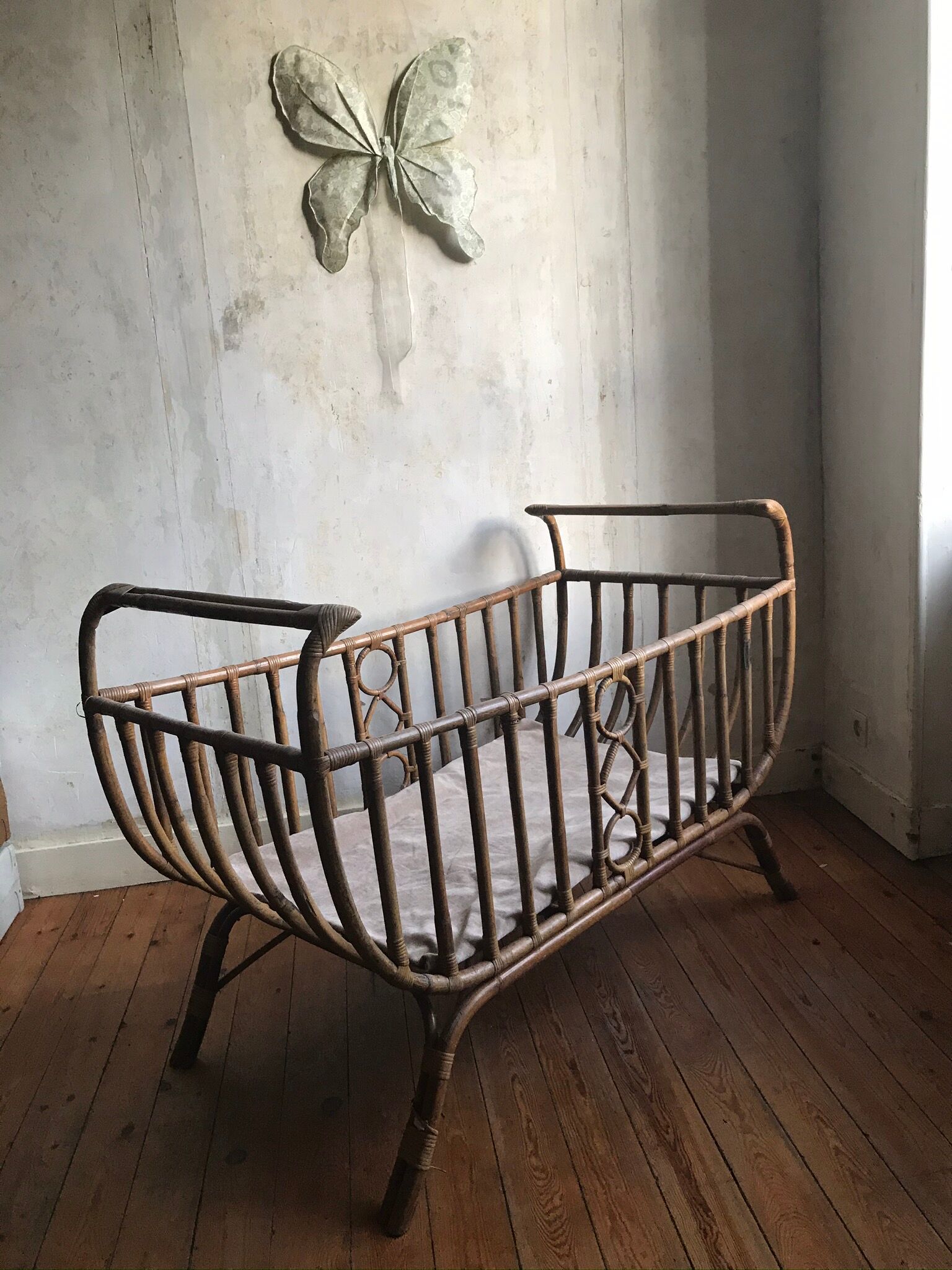 Child bed in rotin and bamboo