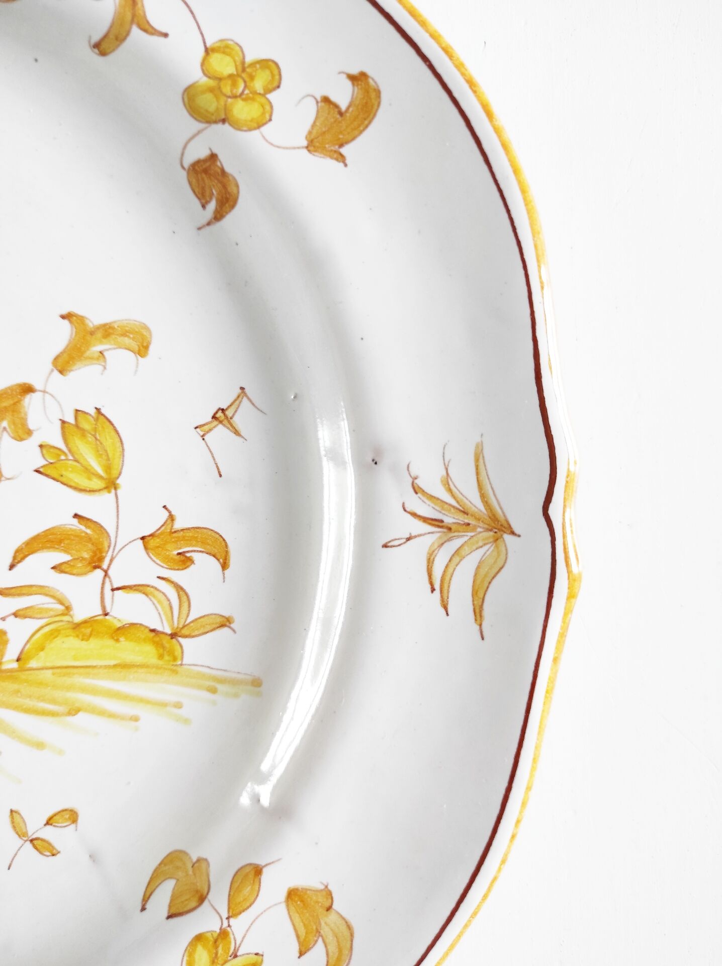 Assiette faïence de Moustiers oiseau
