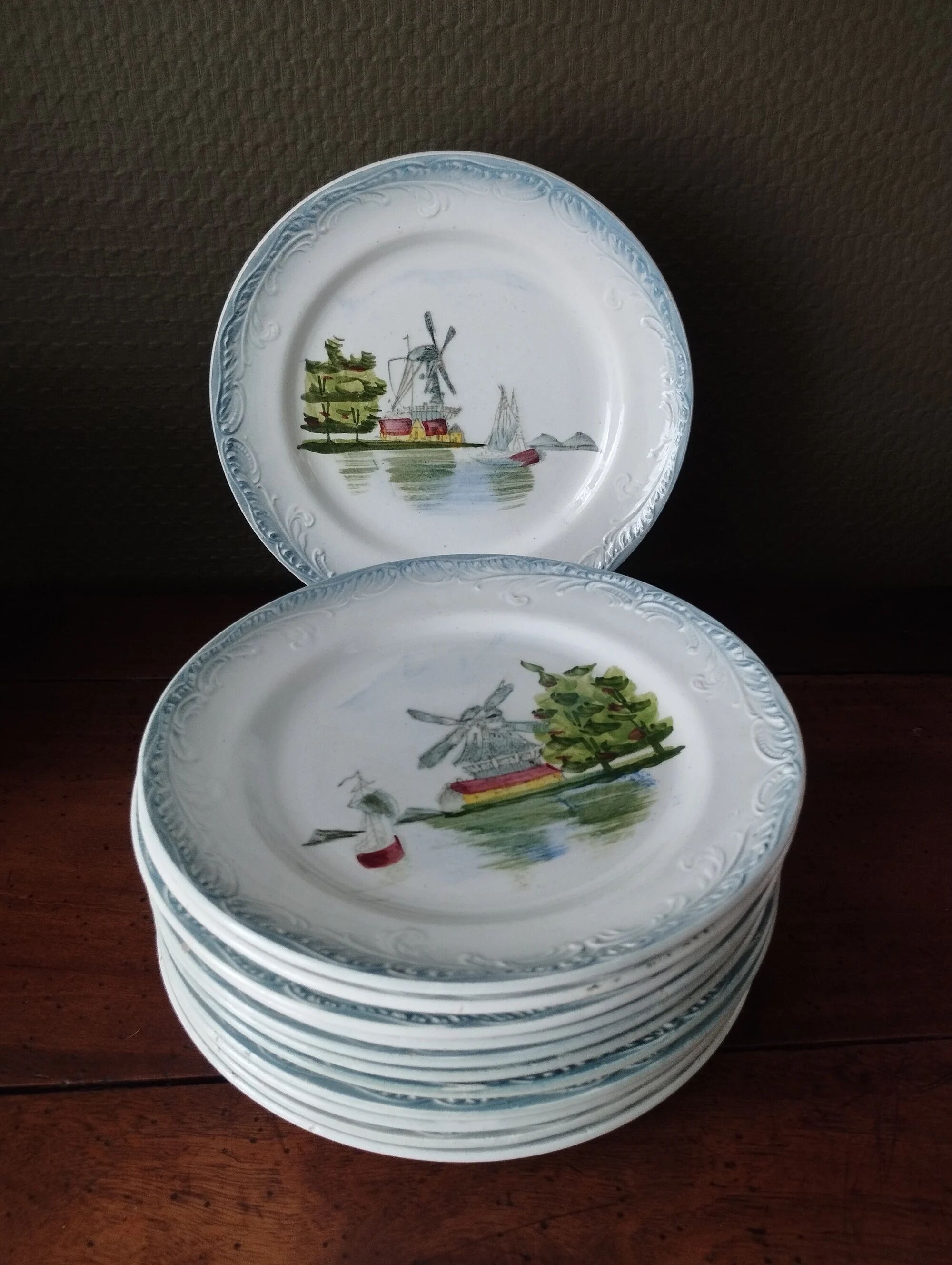 12 dessert plates Saint-Amand