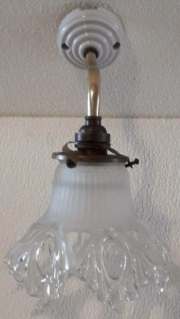 Applique tulipe dentelle en verre