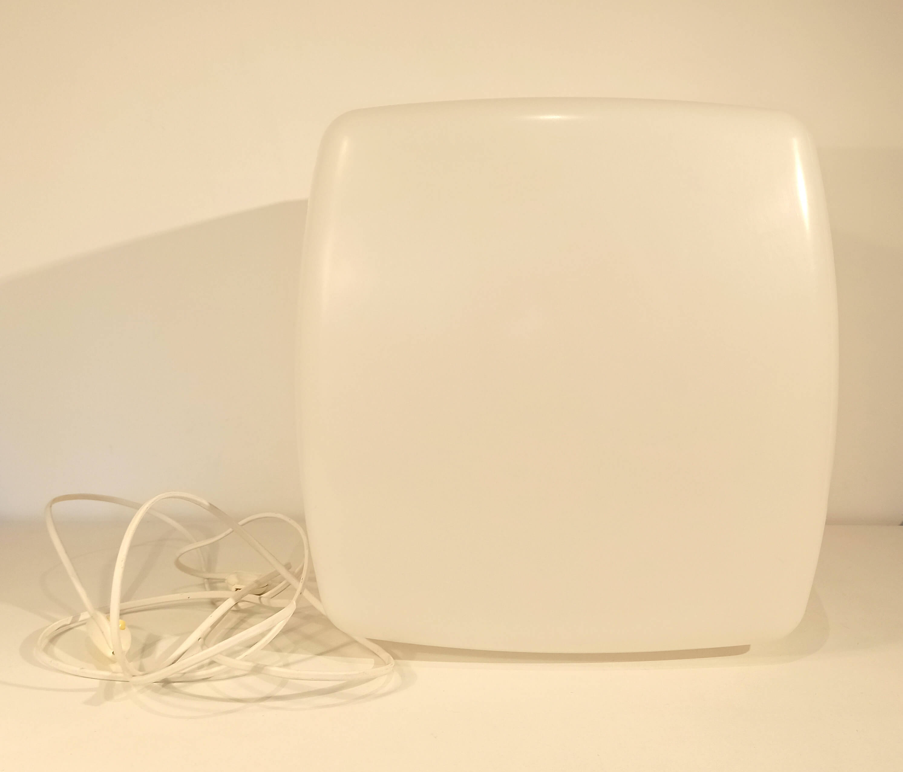 Vintage 1970s light light lamp in white plastic