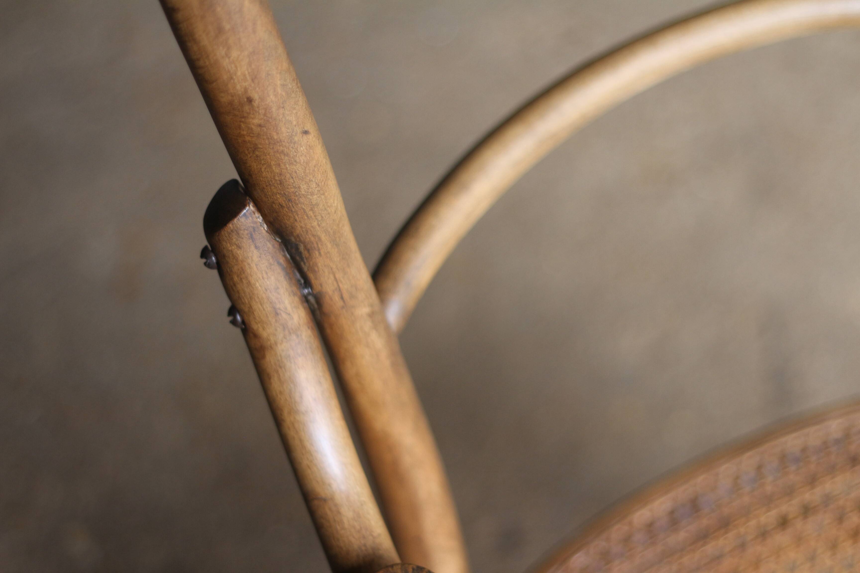 fauteuil en bois courbé  (Cambier ou Carton) vers 1900.