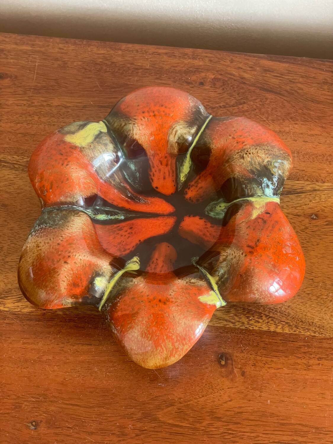 Vallauris flower emptier