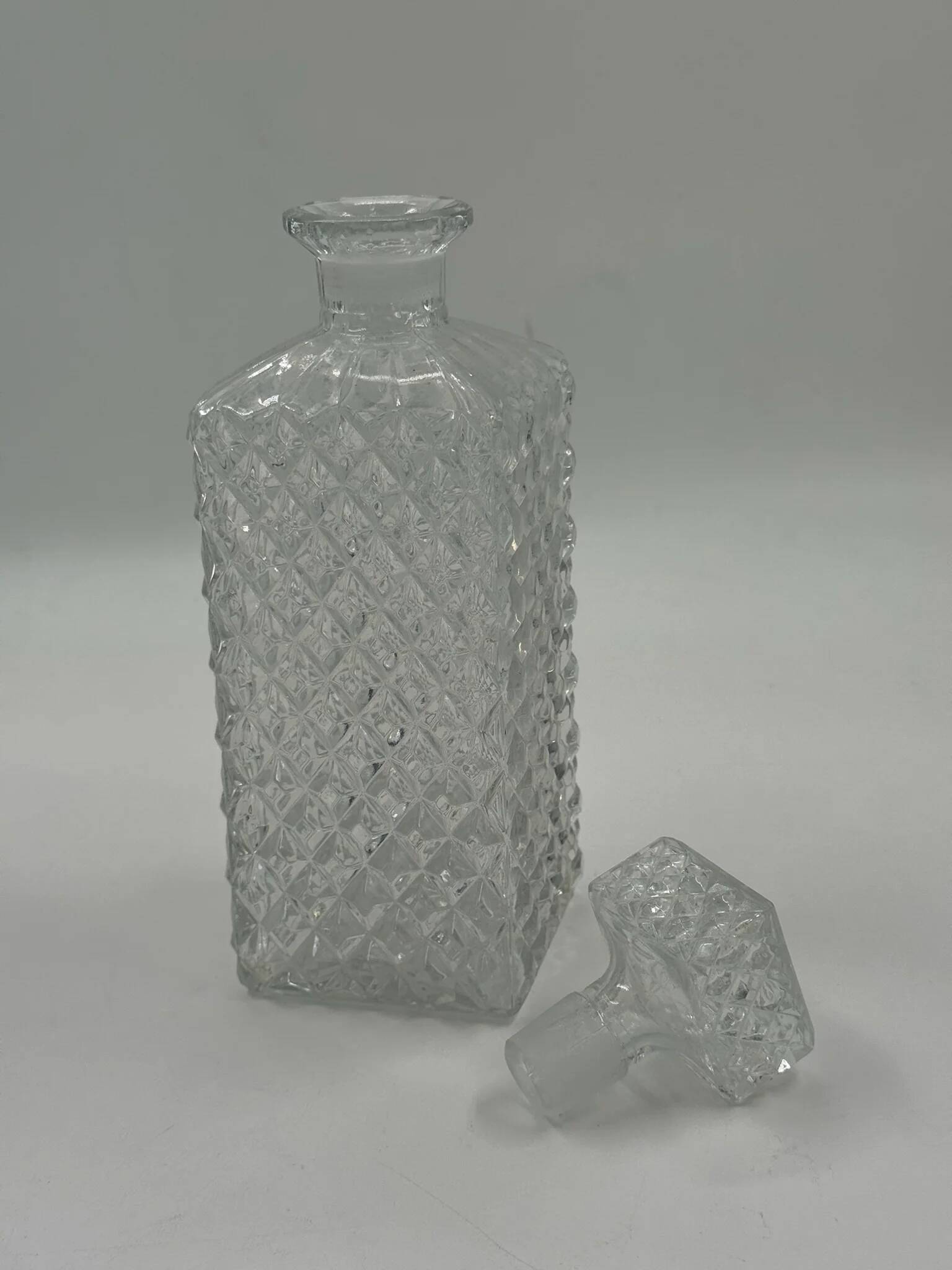 Vintage crystal glass carafe with stopper — diamond cut pattern