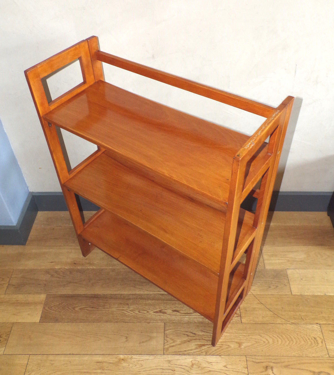 Bookseller folding shelf wood