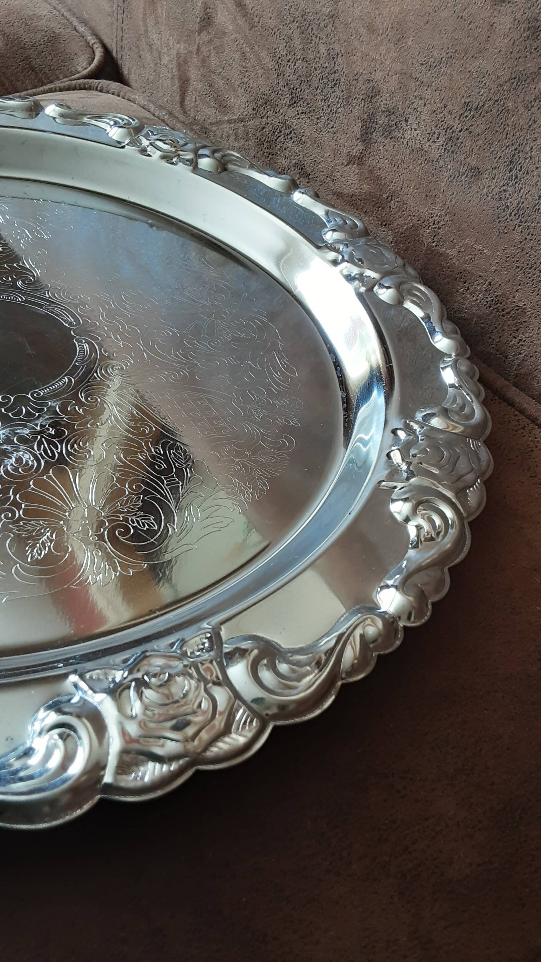 Silver-coloured metal plate