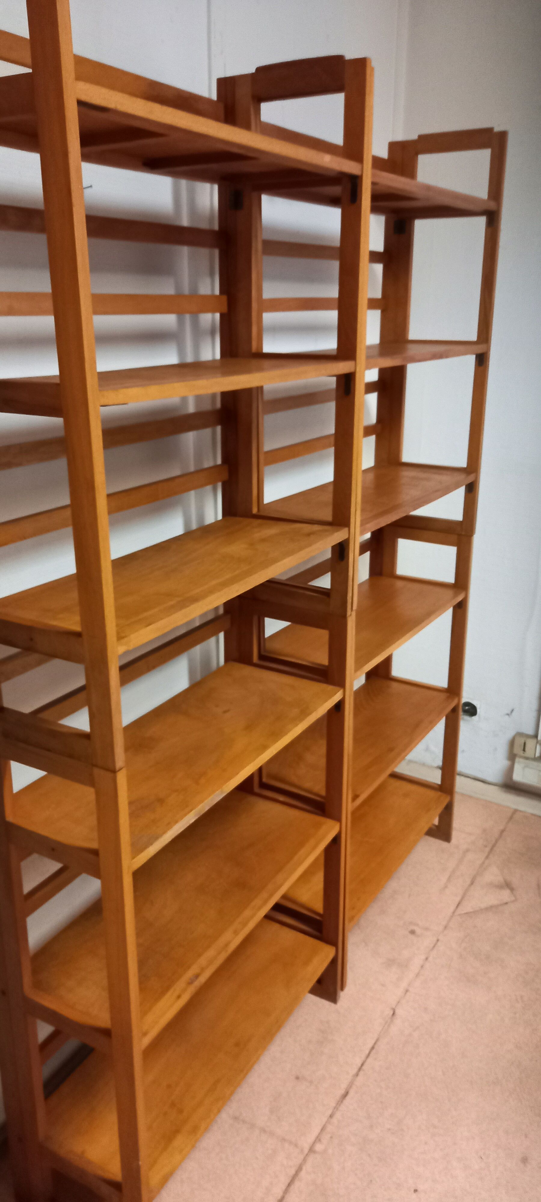 Etagere de bouquiniste vintage