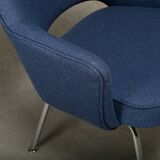 Eero Saarinen Executive Armchair in Blue Bouclé fabric for Knoll International