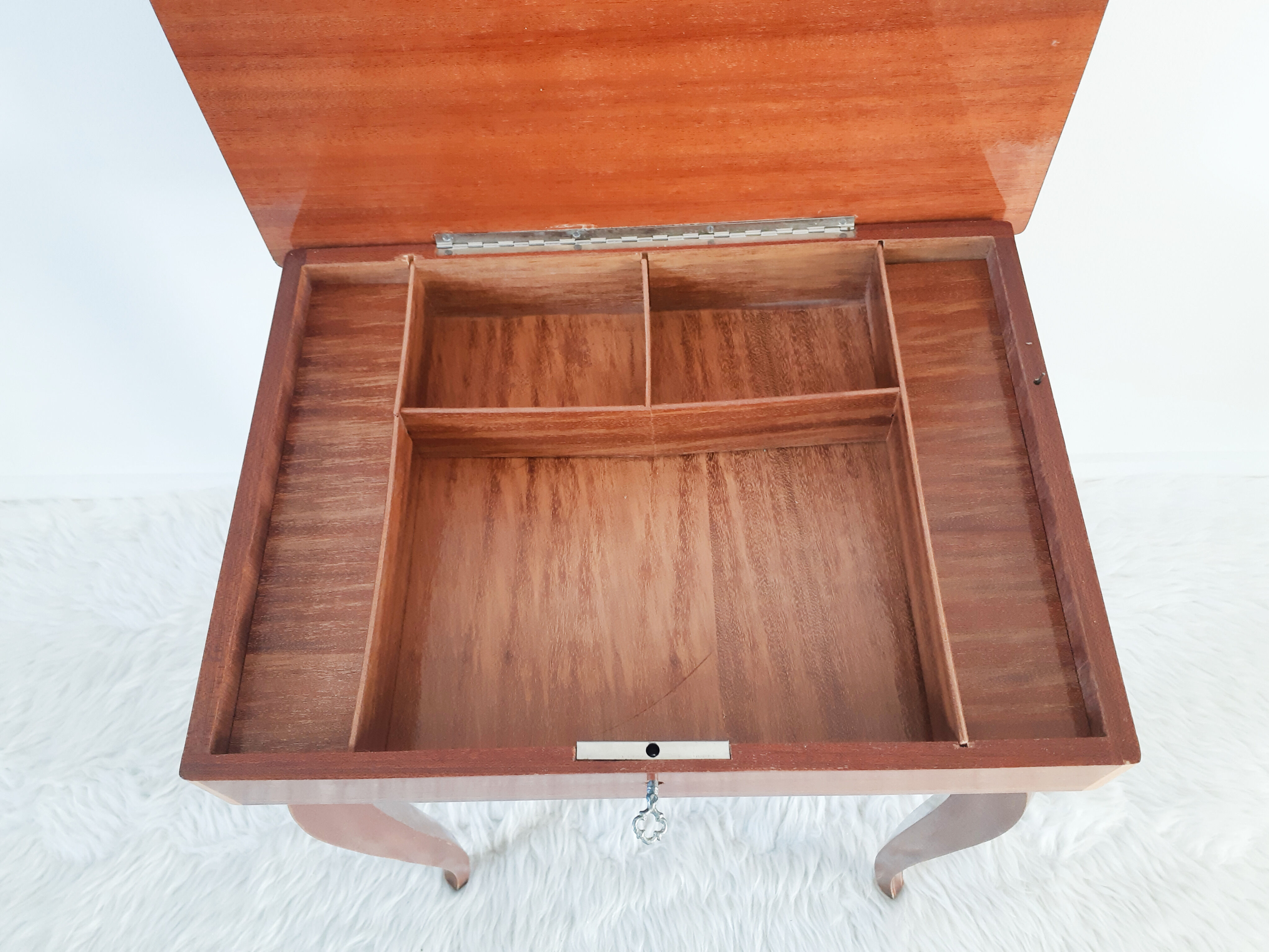 Music box table, jewelry box, inlaid wood, side table, bedside, vintage (2)