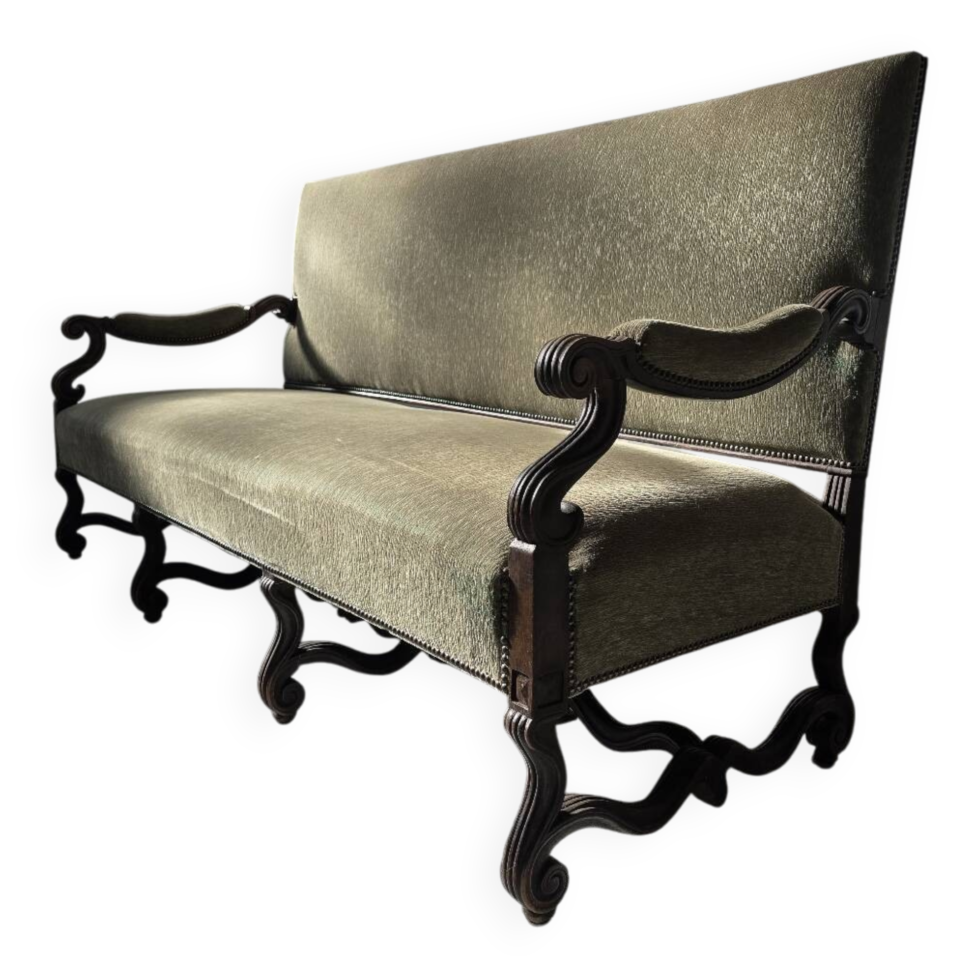 Timeless bench in 19th-century Louis XIV style, walnut, with sheep's foot legs.