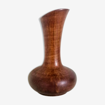 Vase brun en faïence héraldique de Pierrefonds