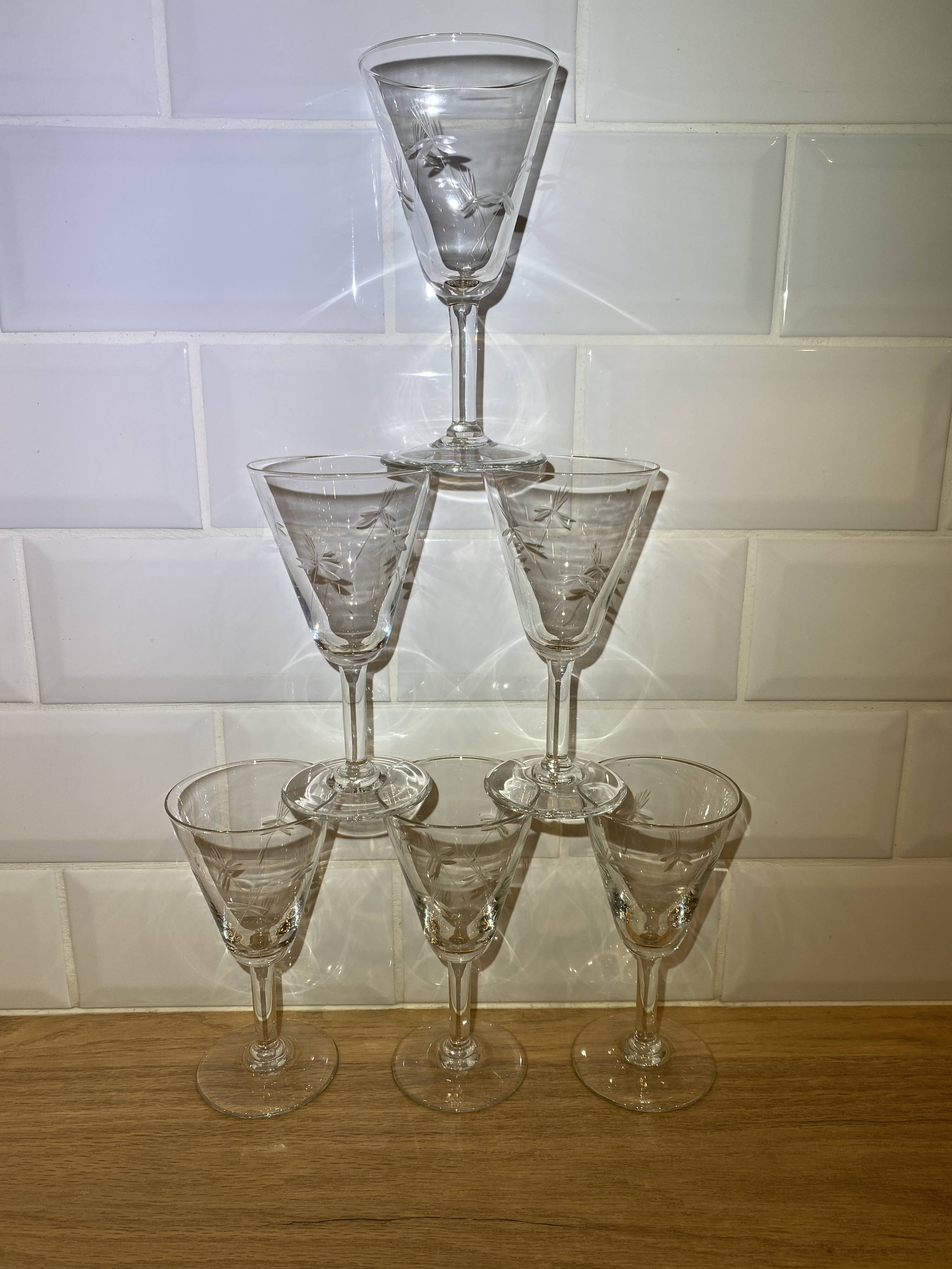 Set of 6 engraved wine glasses