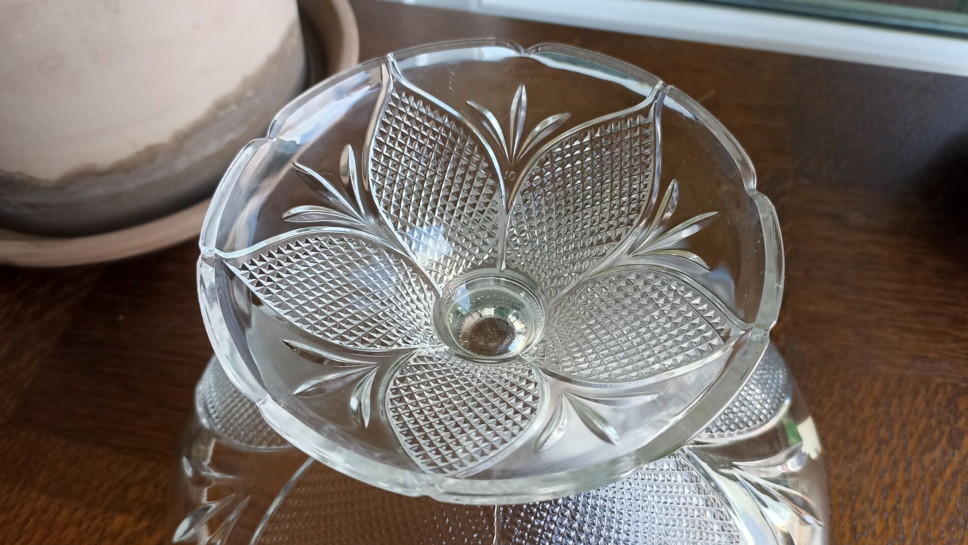 Crescendo glass stand cup from the 70s