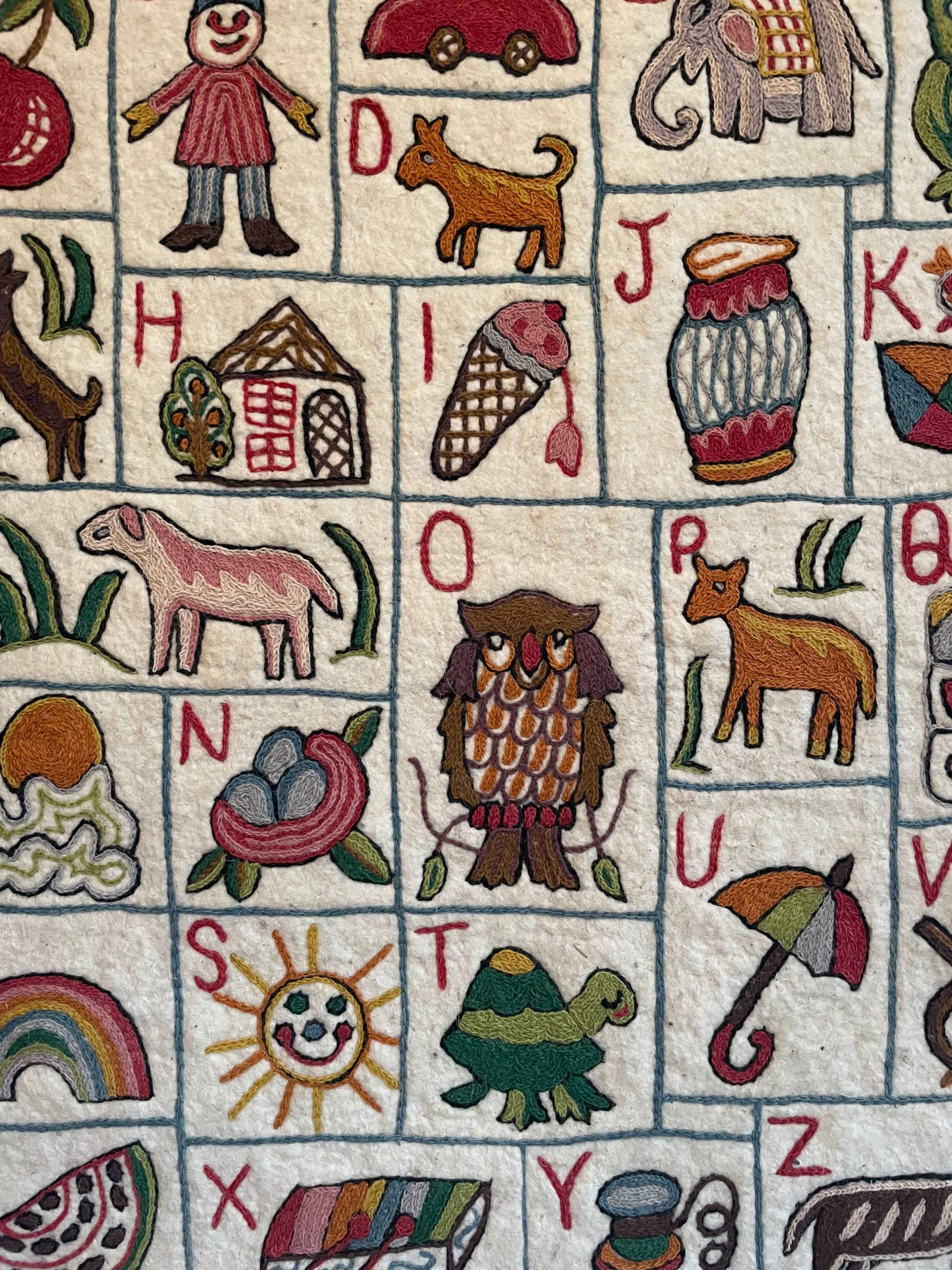 Tapis mural vintage abécédaire