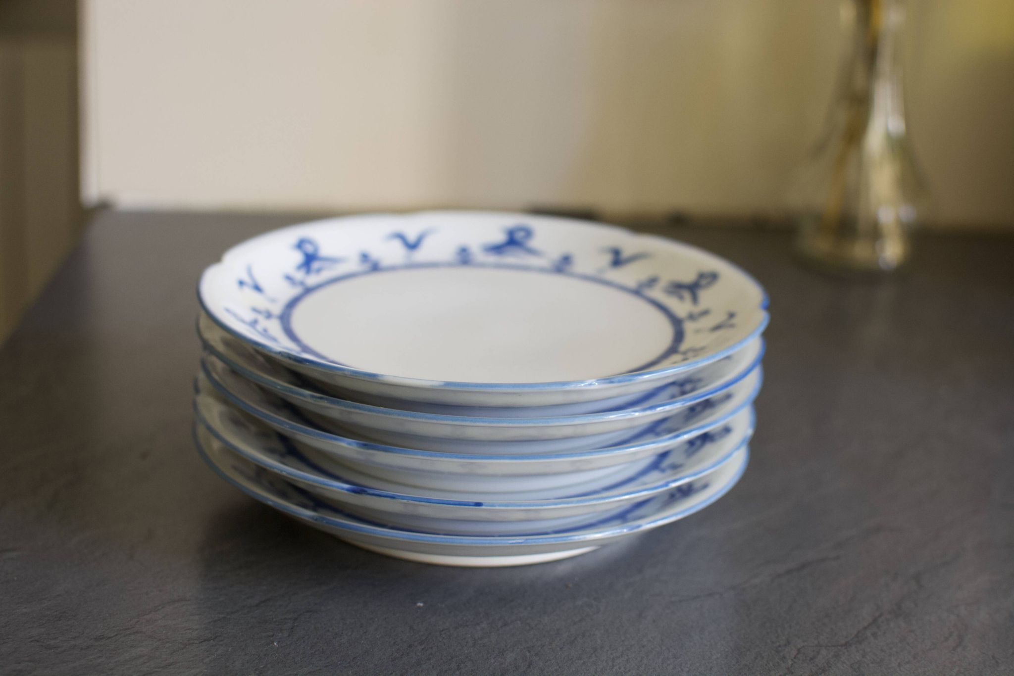 5 assiettes en porcelaine asiatique