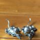 Set of a salt shaker and a pepper shaker in silver-plated metal, ENPS, England.