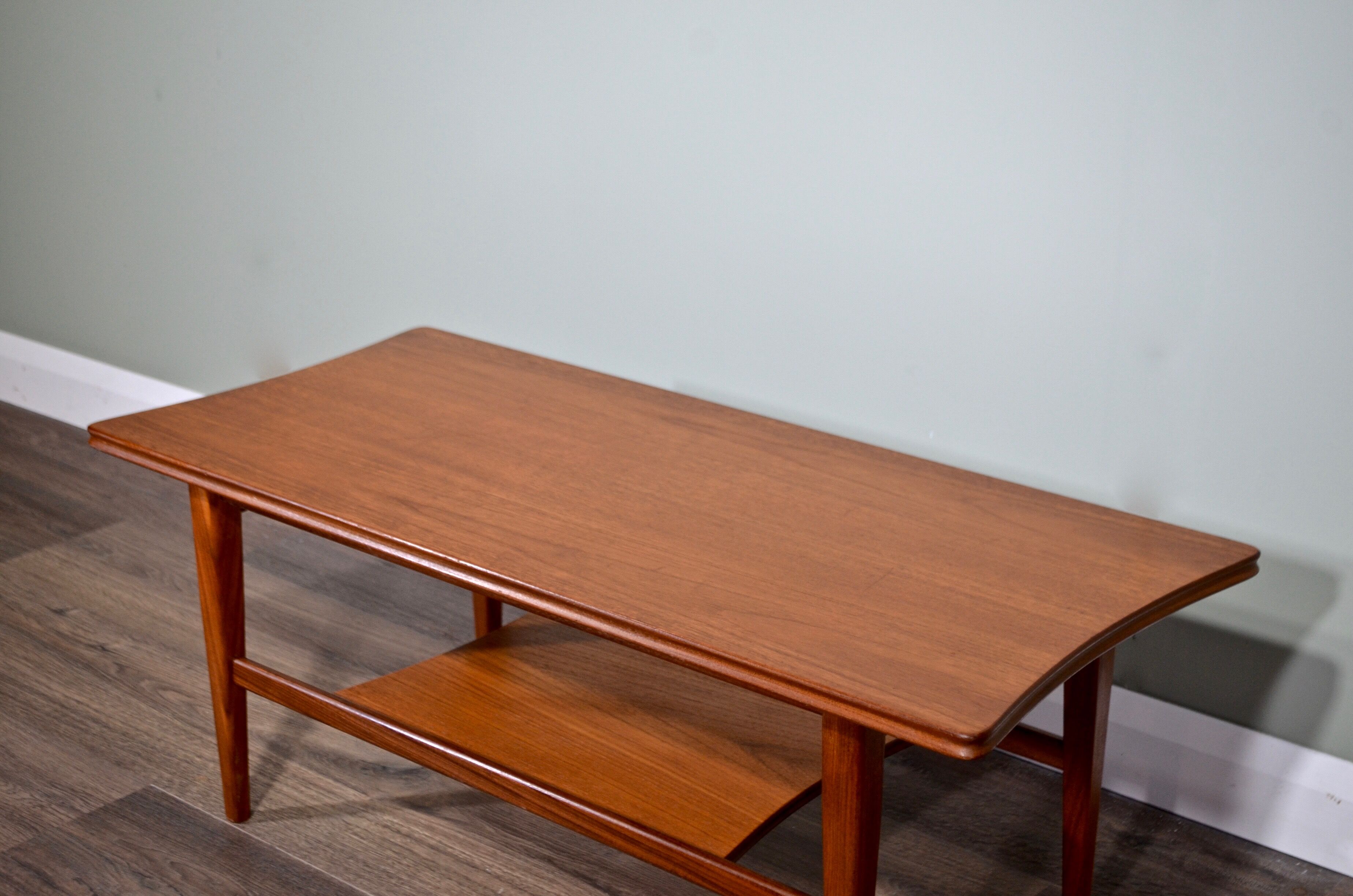 Vintage Midcentury Richard Hornby for Heal's two-tier teak coffee table. Delivery. Modern / Danish style.