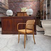 Thonet chair no. 811 in bent wood, design by Josef Hoffman.