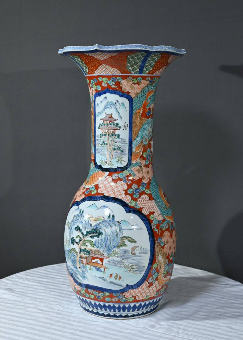 Important Arita Vase, Meiji era, Japan – Late 19th century