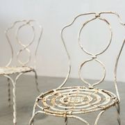 Ensemble de deux chaises de jardin sculpturales françaises