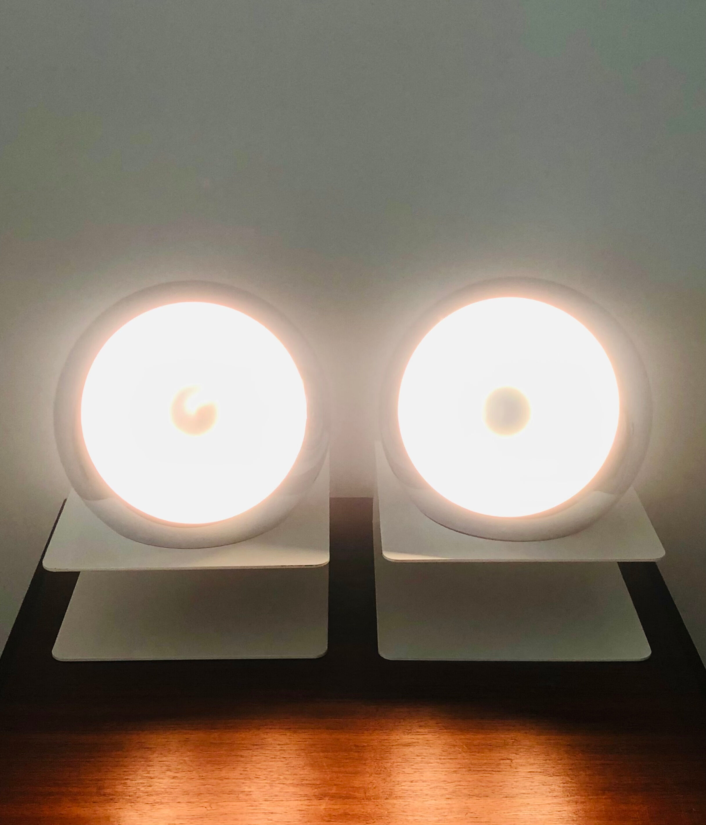 Eyeball table lamp, Italy 1970s