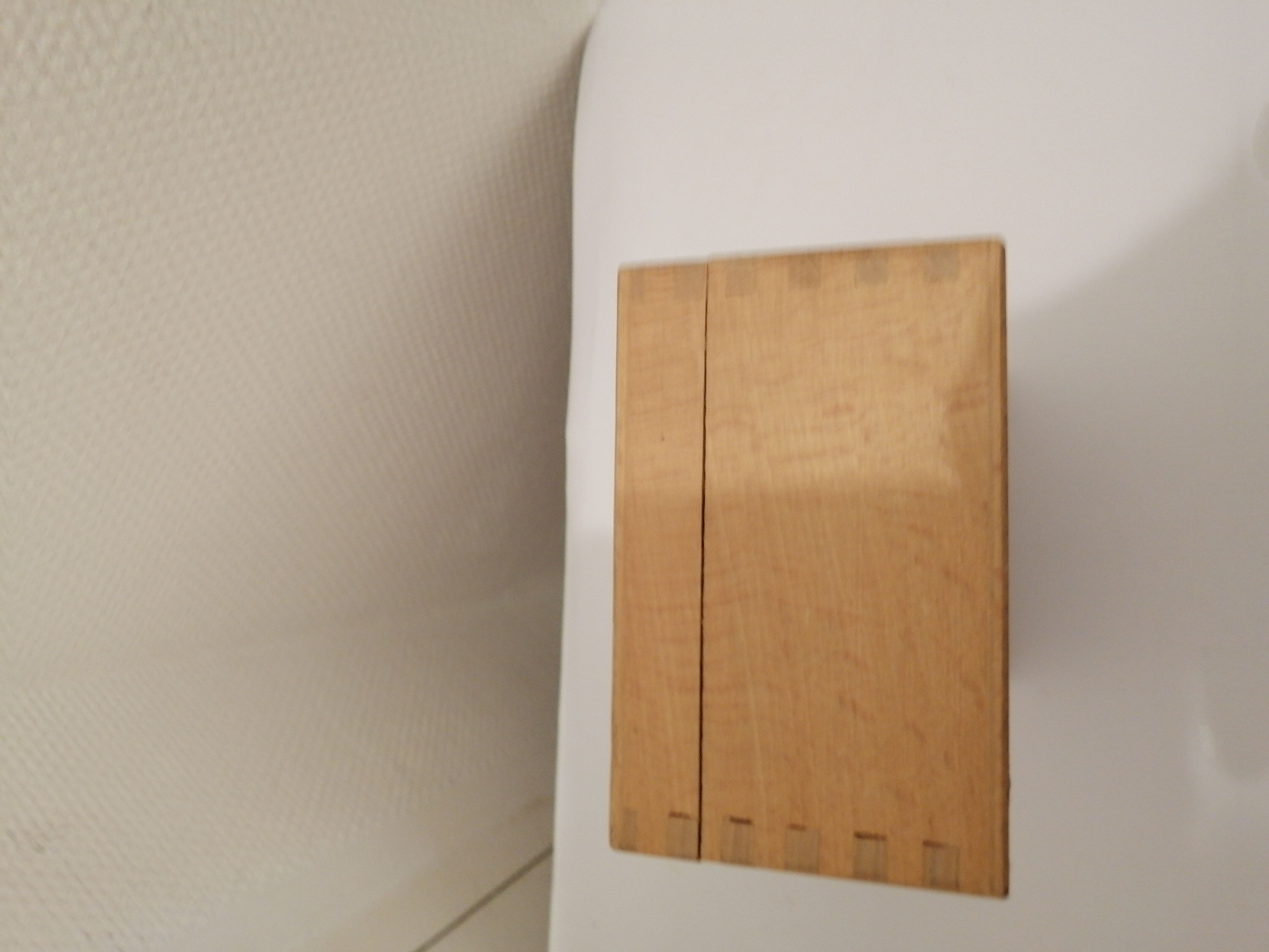 Box of 32 boxwood chess pawns