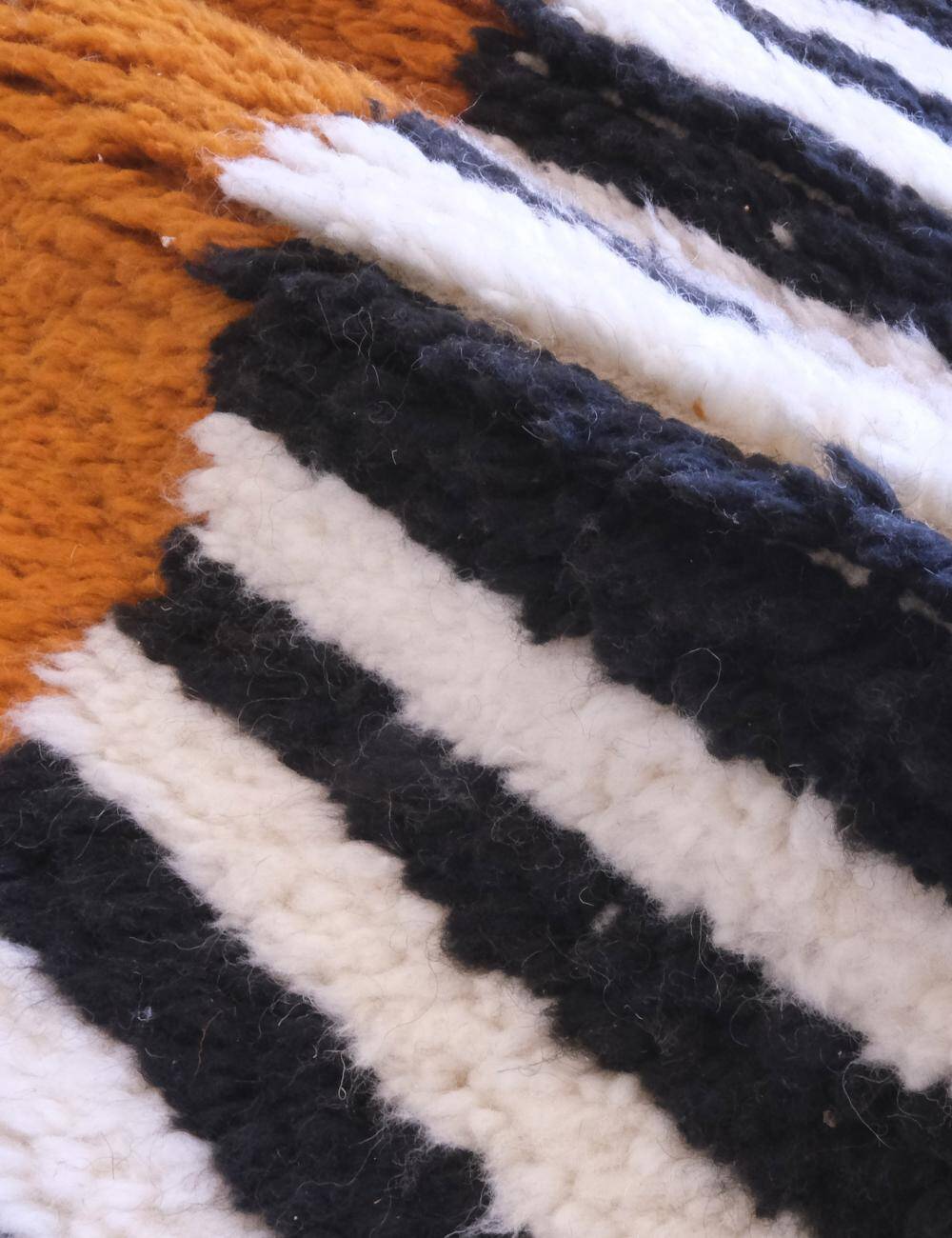 Tapis de couloir contemporain