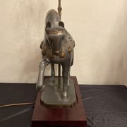 Lampe vintage cheval  en étain