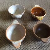 4 stoneware bowls