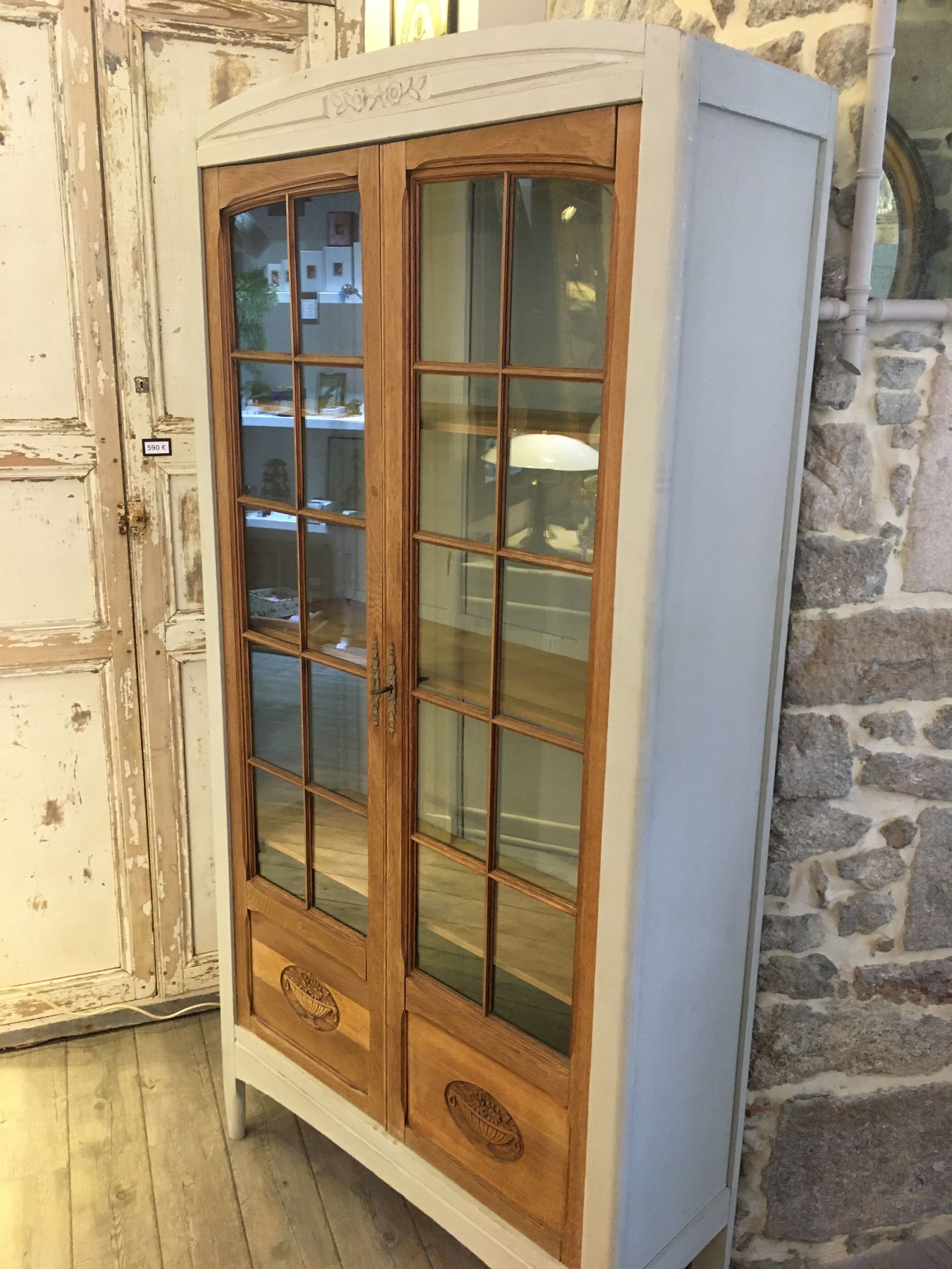 Old art deco showcase