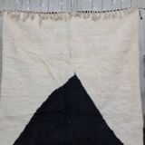 Beni Ouraine rug, white and black, handwoven in the traditional style, size 150x250cm