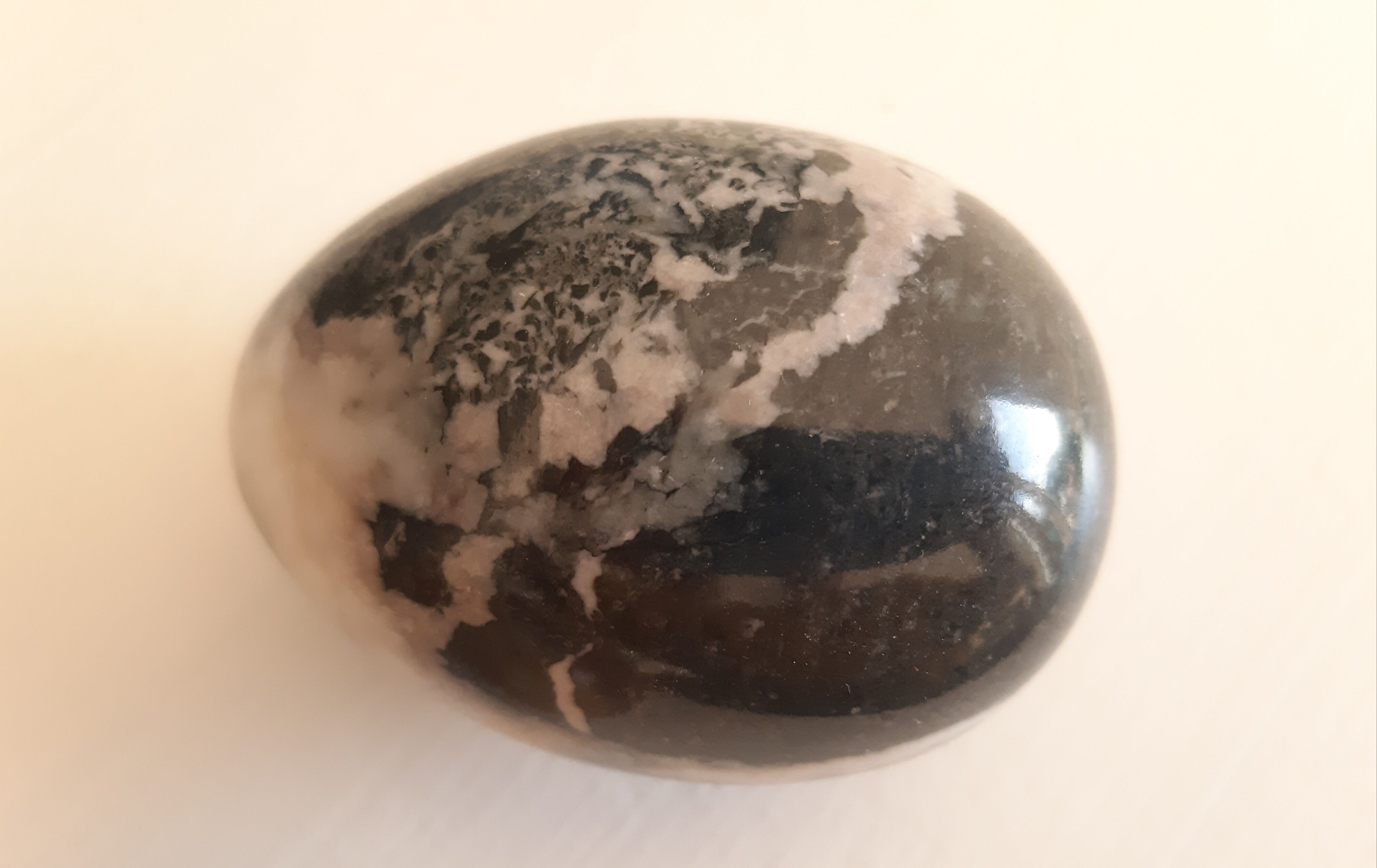 Alabaster cup and 3 eggs