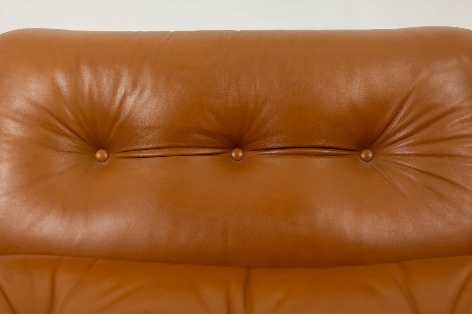 Mario Bellini, for B&B Amanta armchair in leather. Around 1970.