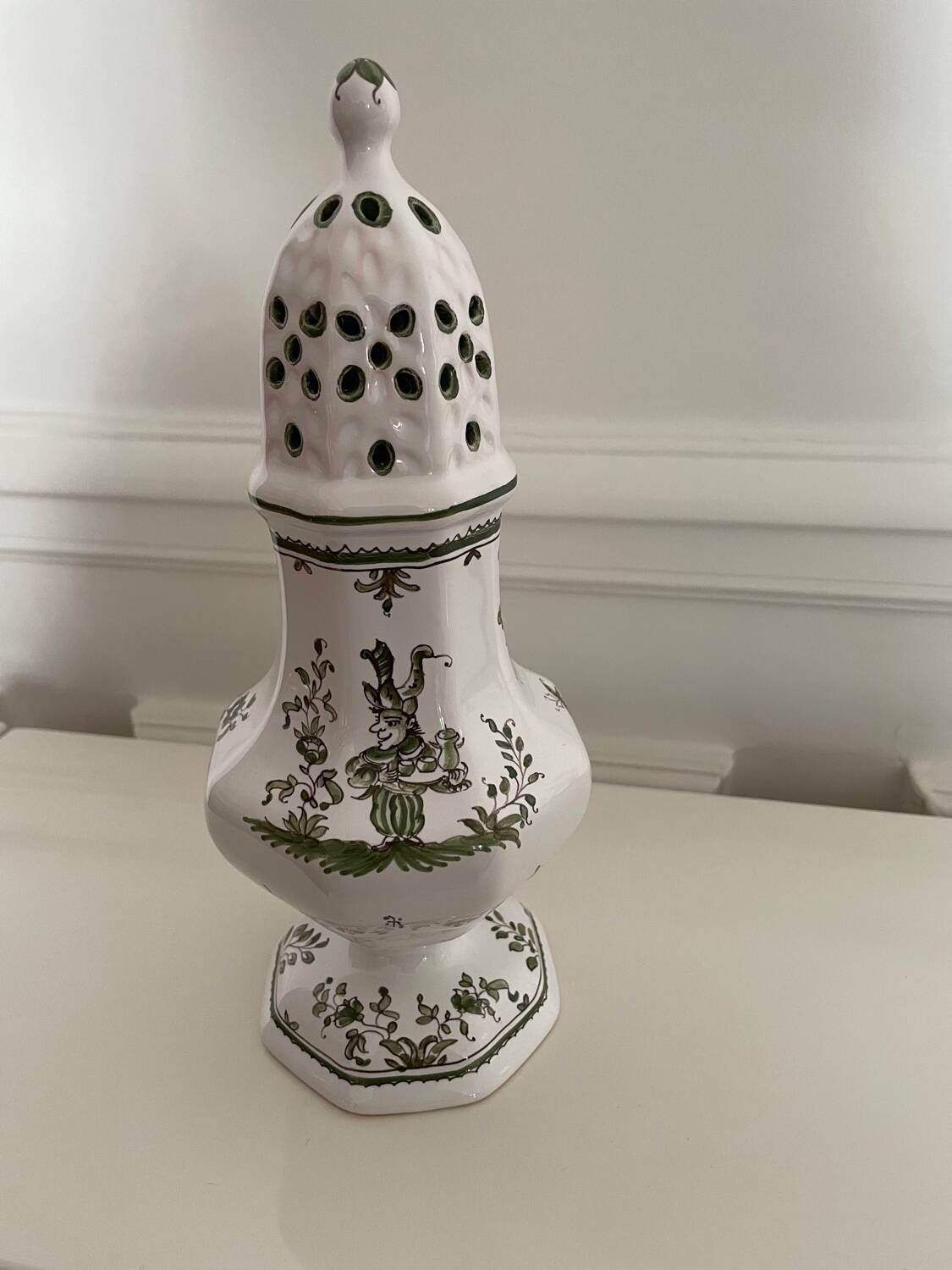 Decorative sugar bowl