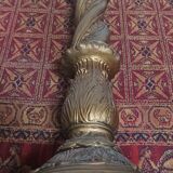 Twisted saddle column in gilded plaster