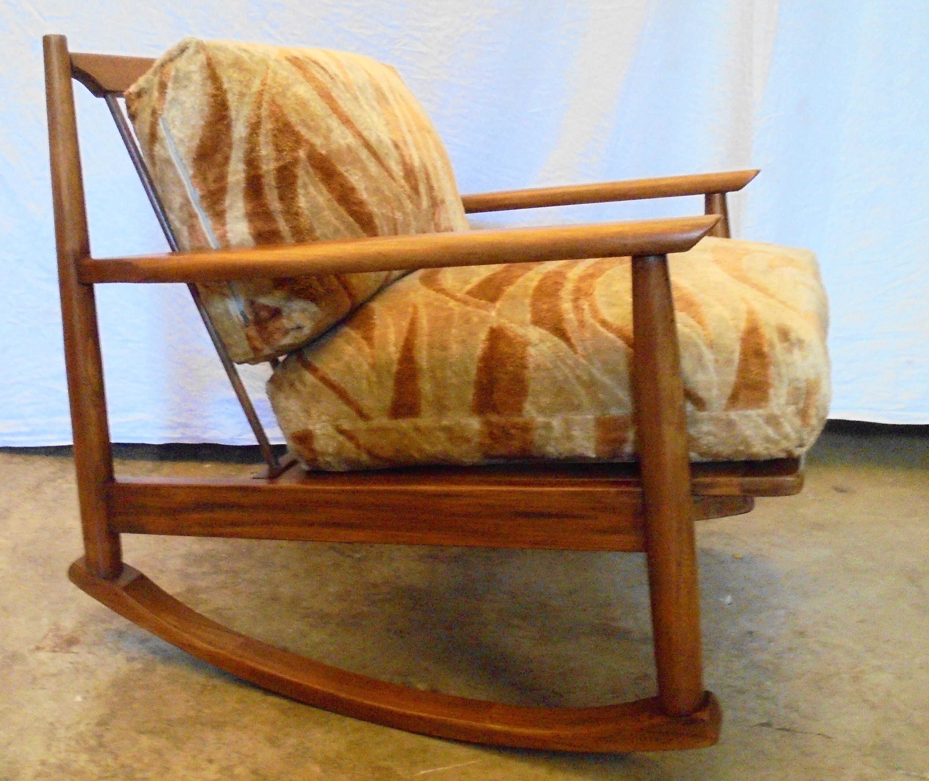 Scandinavian raocking-chair from the 70s
