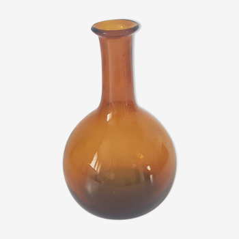 Carafe boule en verre jaune ambré