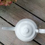 Enamelled sheet metal teapot