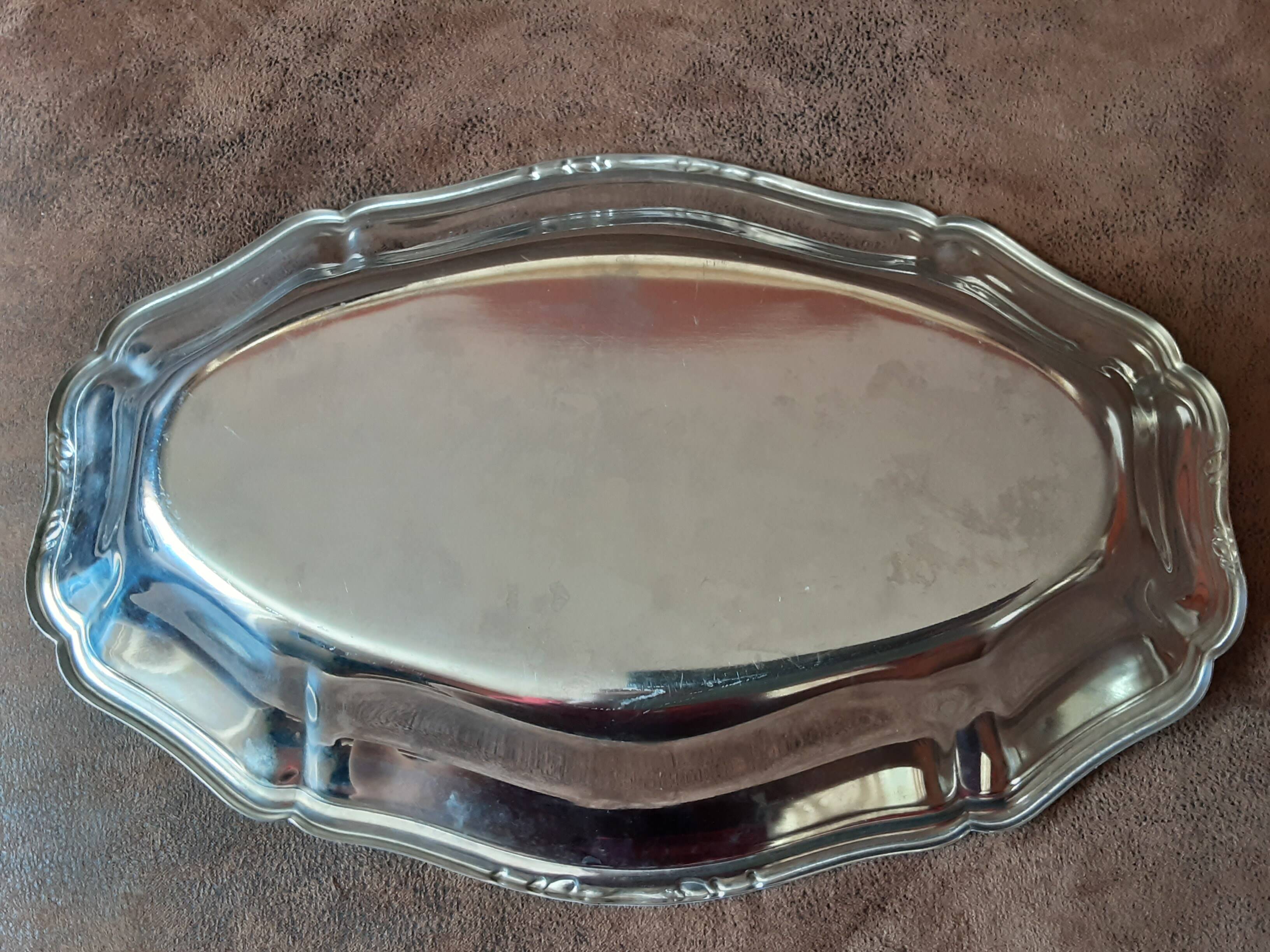 Oval metal dish