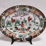 Plat Ovale en Porcelaine de Chine , Asie , décor à 5 Coqs . signé