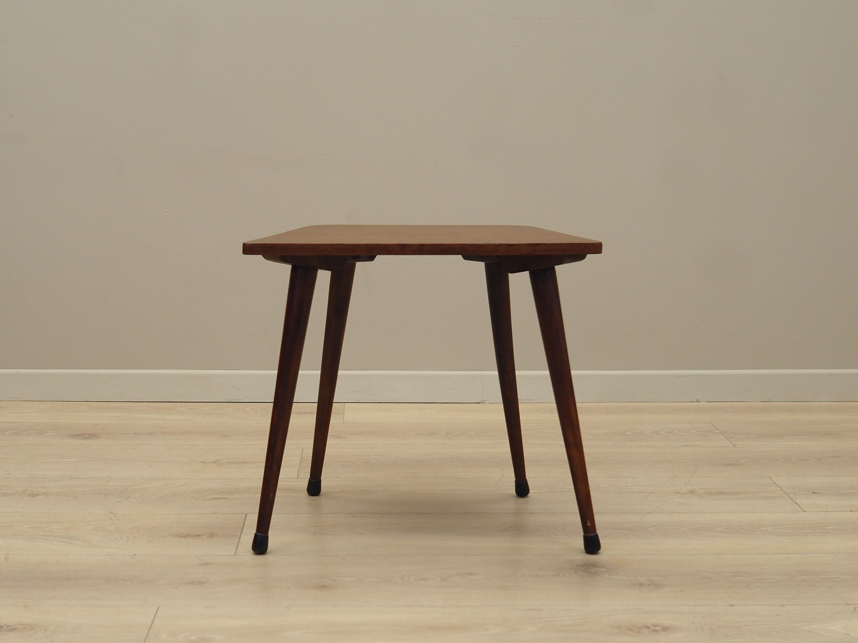 Tabouret en teck, design danois, années 1970, production: Danemark