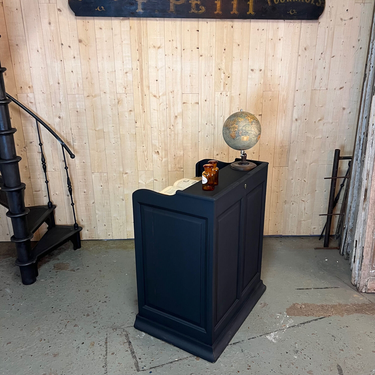 Store checkout counter