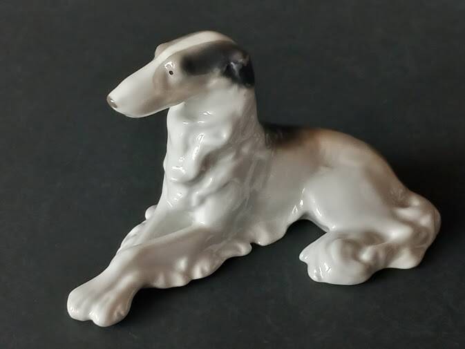 Figurine chien en porcelaine Metzler&Ortloff