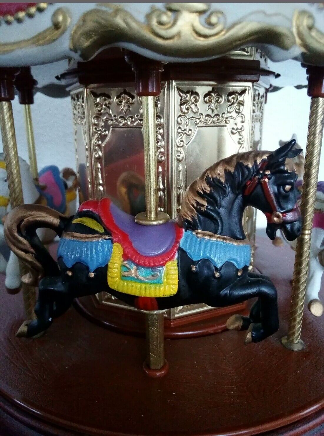 Waco marque musical carrousel 80' céramique and peint in the main