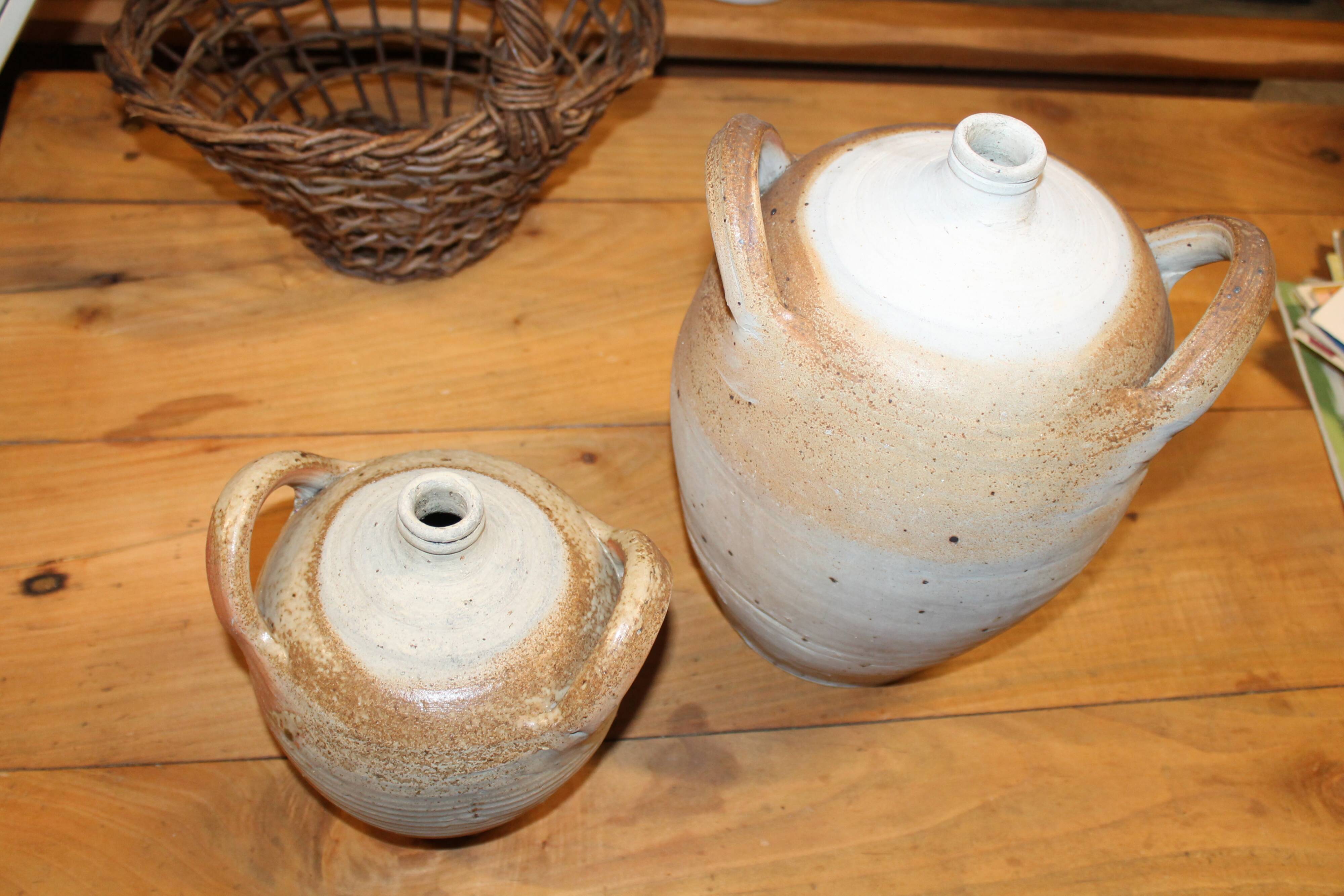 Lot of two sandstone jars
