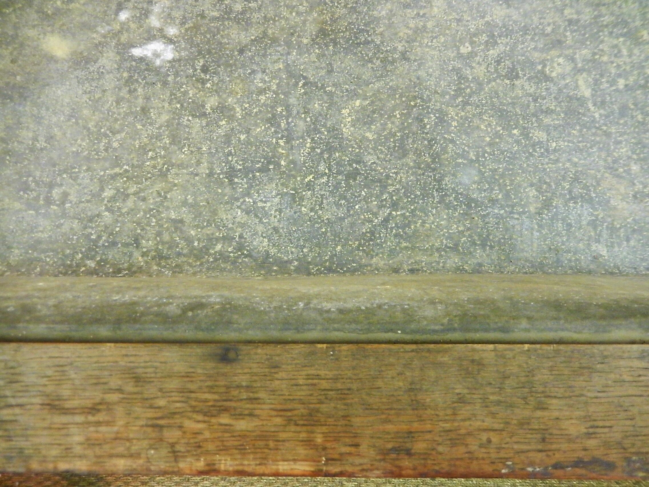 Oak table forming garden